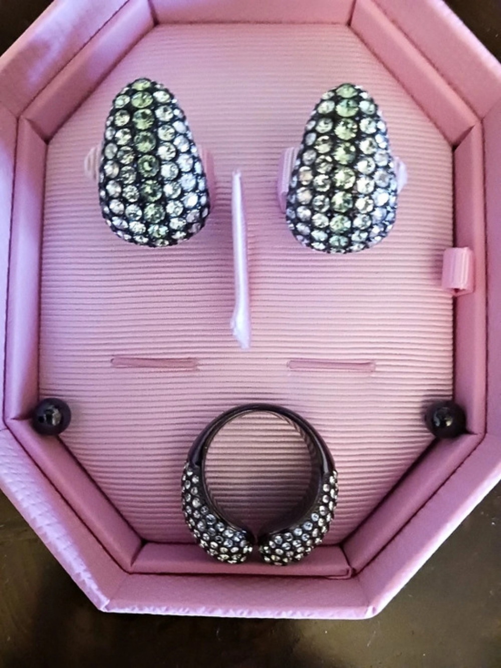 SWAROVSKI Jewelry Set in Black, green. Like New.